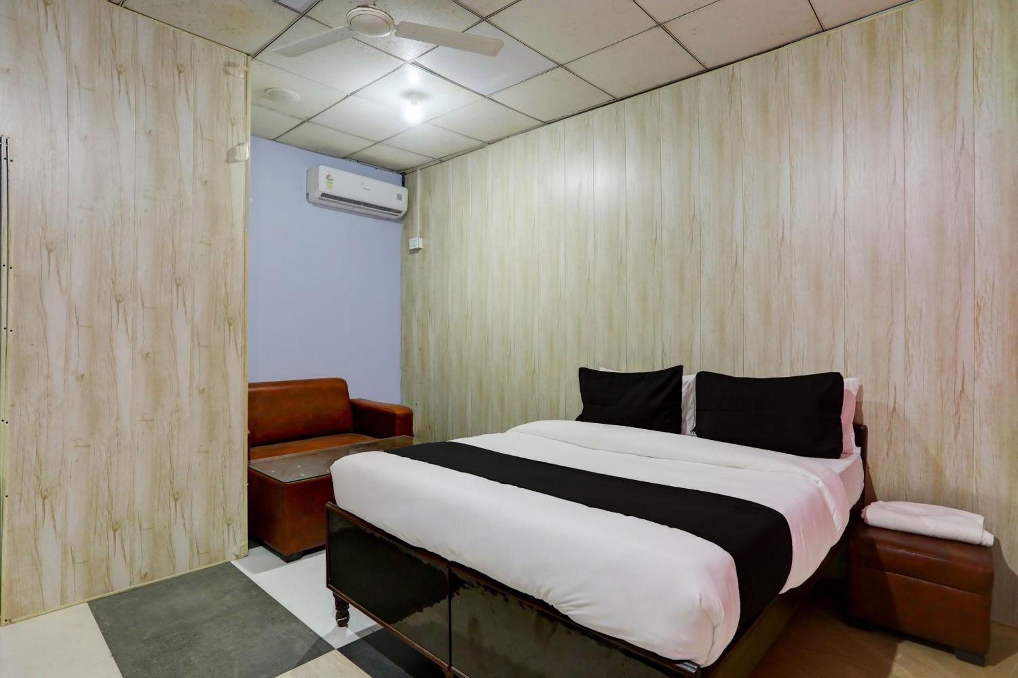 Collection O Harsh Hotel & Restaurant Bhiwadi Bagian luar foto