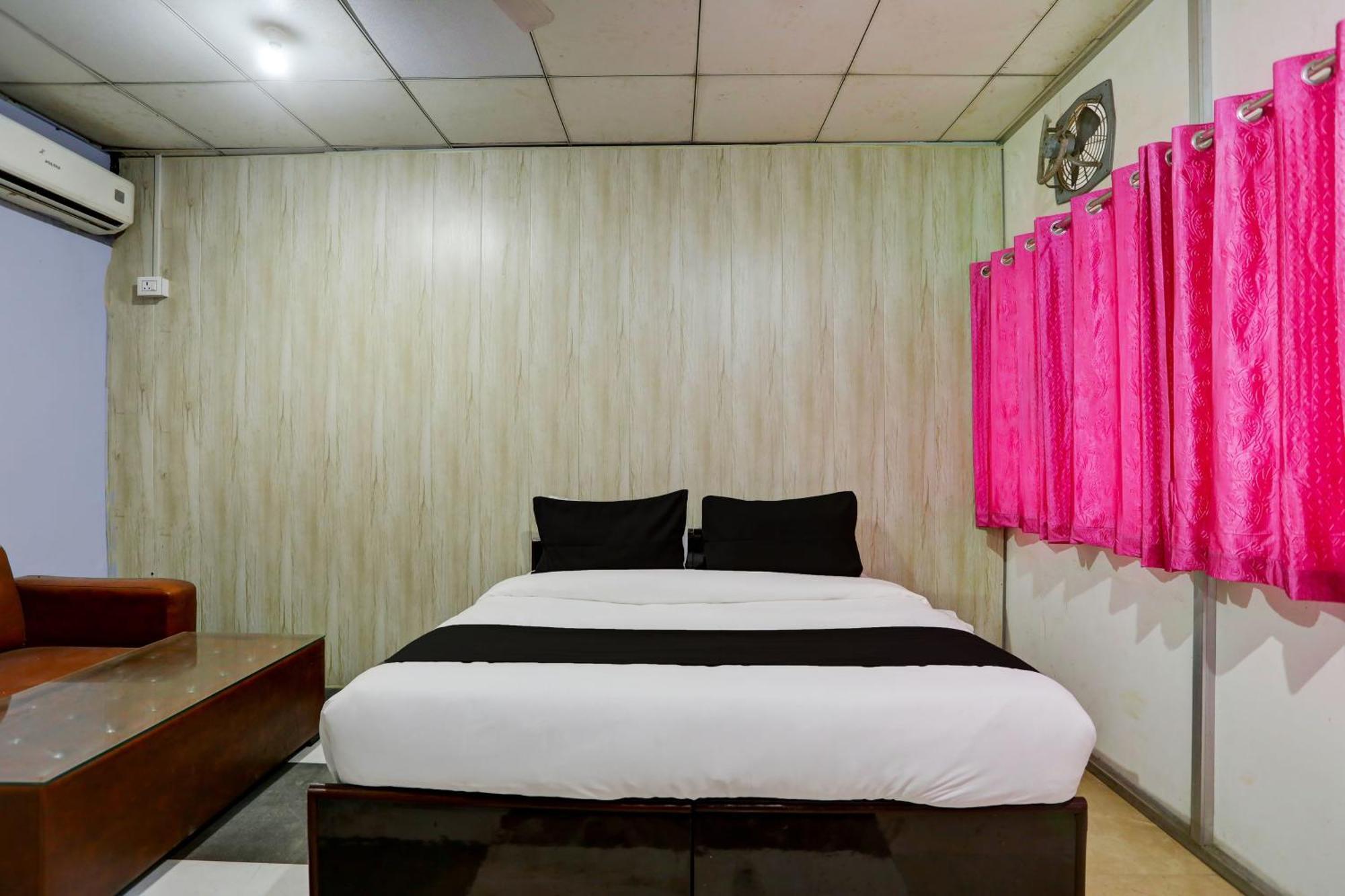 Collection O Harsh Hotel & Restaurant Bhiwadi Bagian luar foto