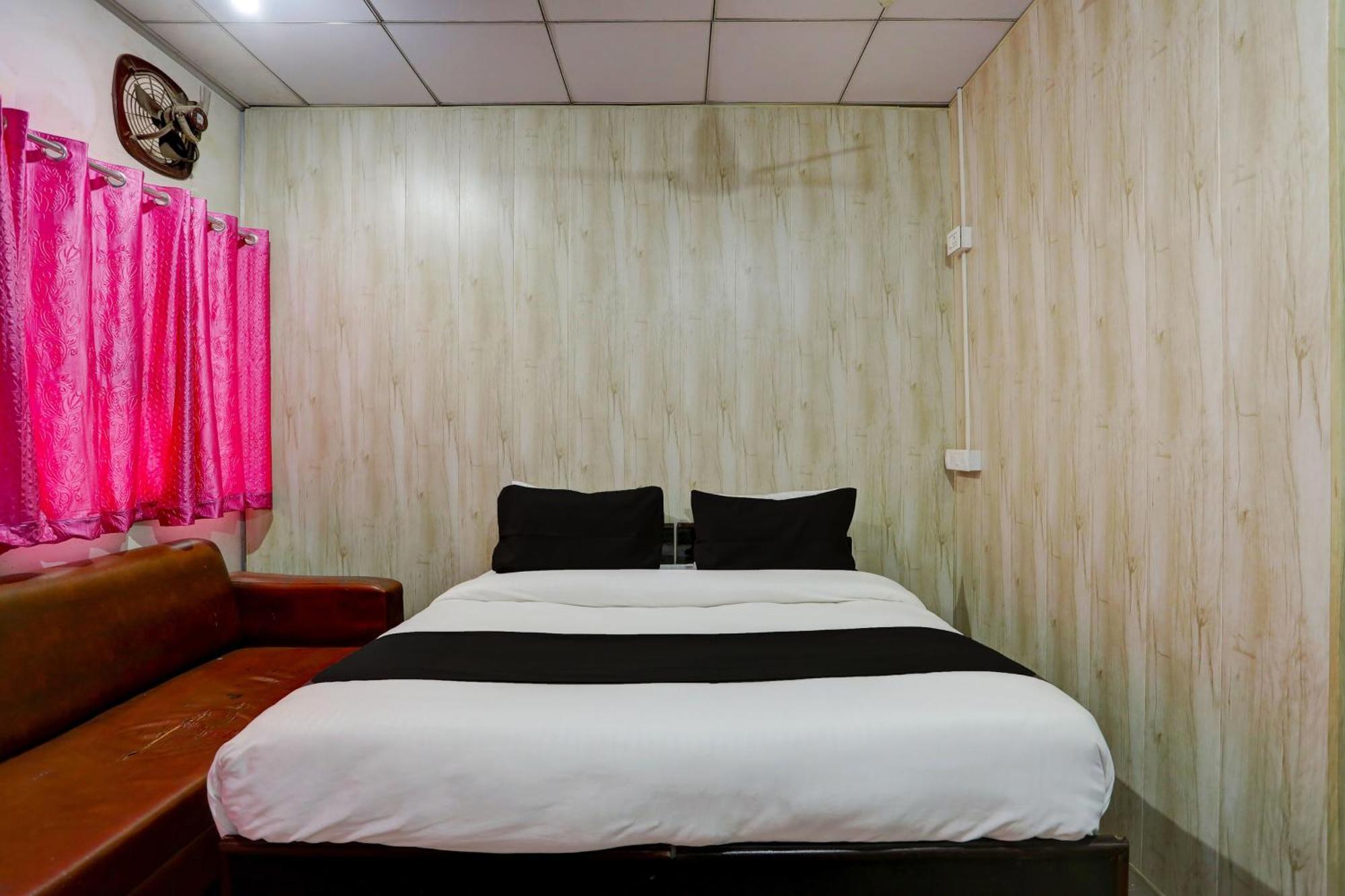 Collection O Harsh Hotel & Restaurant Bhiwadi Bagian luar foto