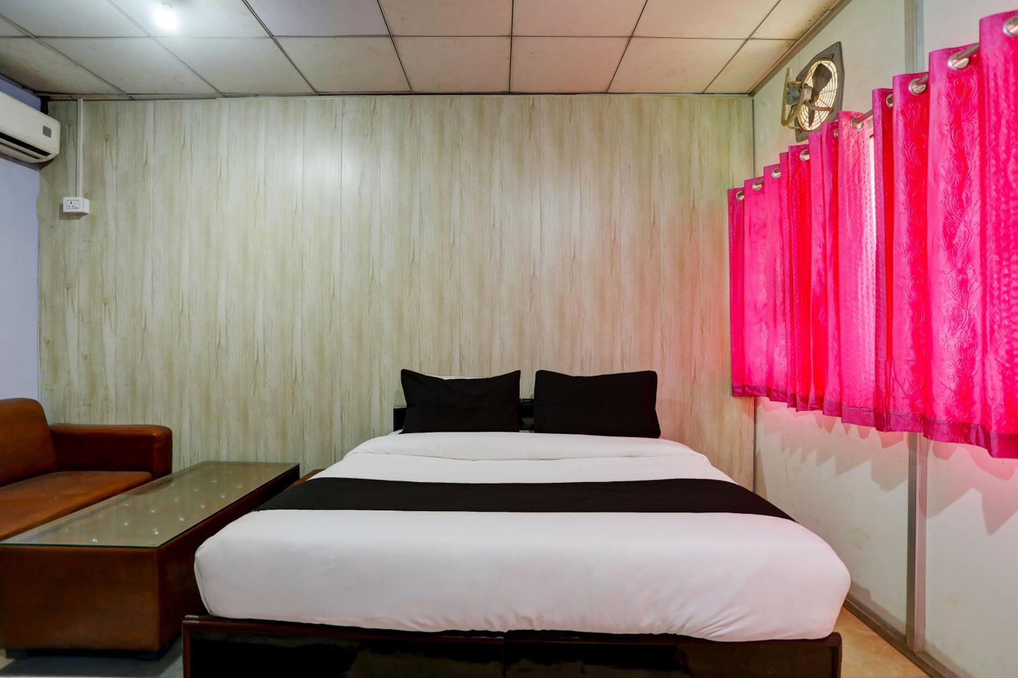 Collection O Harsh Hotel & Restaurant Bhiwadi Bagian luar foto