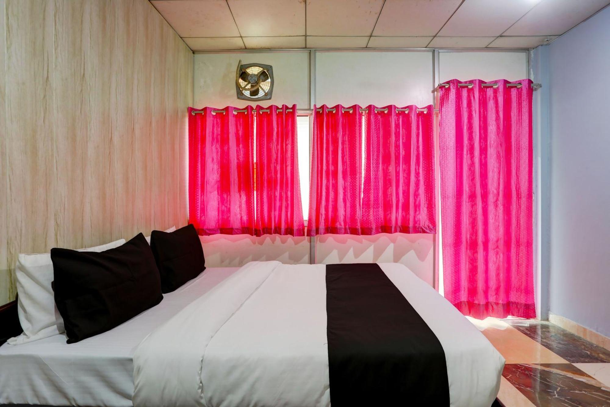 Collection O Harsh Hotel & Restaurant Bhiwadi Bagian luar foto